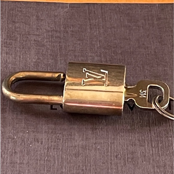 Lot of 2 Louis Vuitton Cadena Brass lock and key sets #314 and #315 - Picture 6 of 9